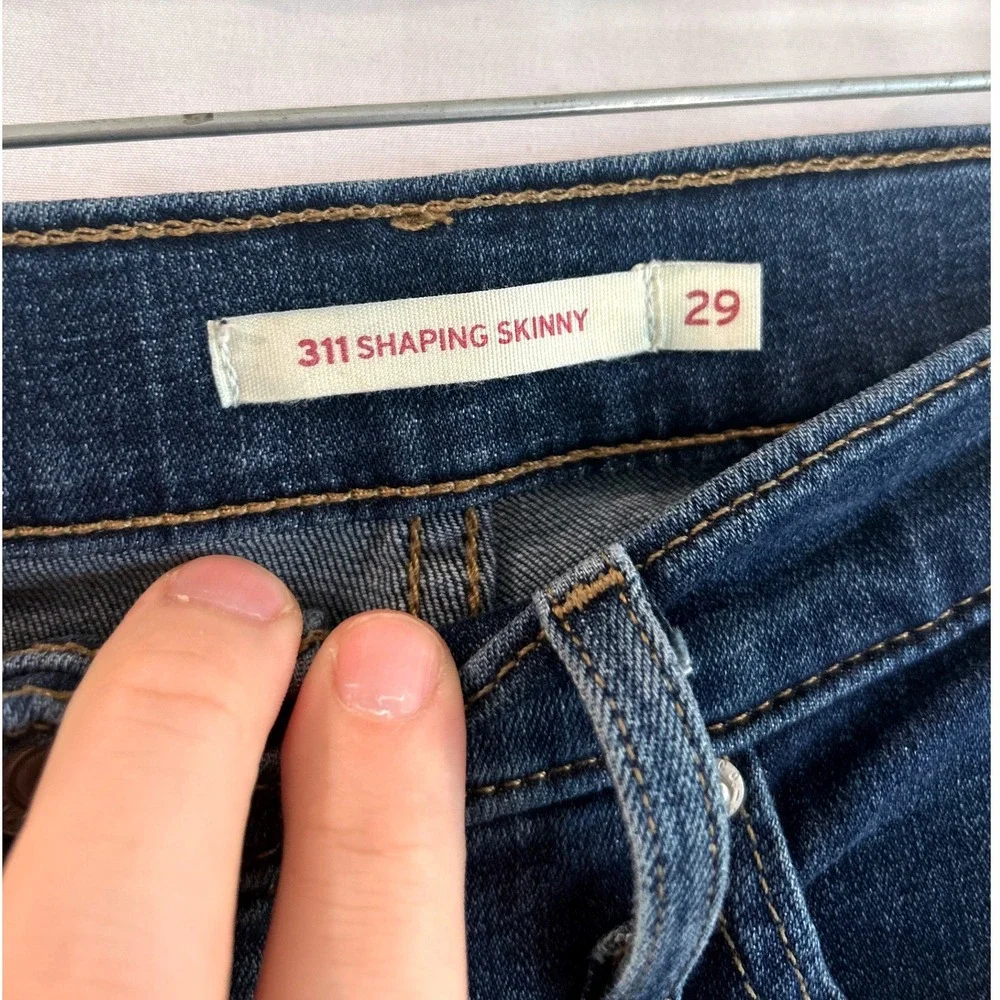 Levis 311 Shaping Skinny Jeans Dark Wash Raw Hem Denim Blue Womens 29 Classic